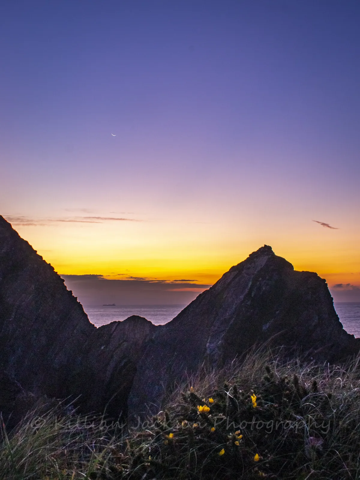 Crescent Moon rising at Nohoval Cove